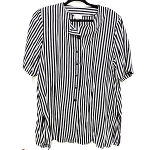 ``T25378 For You One Gray & Black Striped Tunic